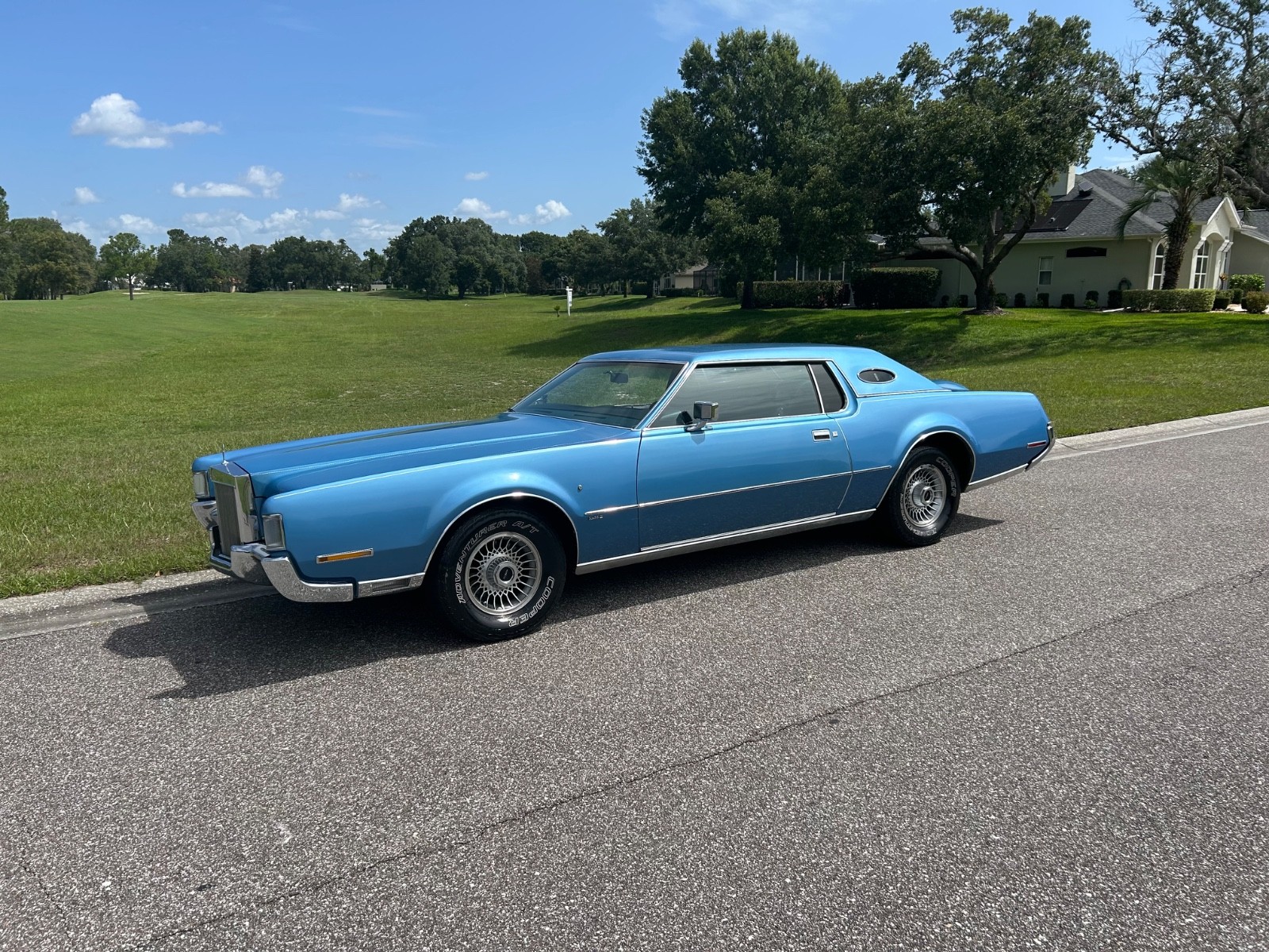 Lincoln-Continental-1972-Coupe-36
