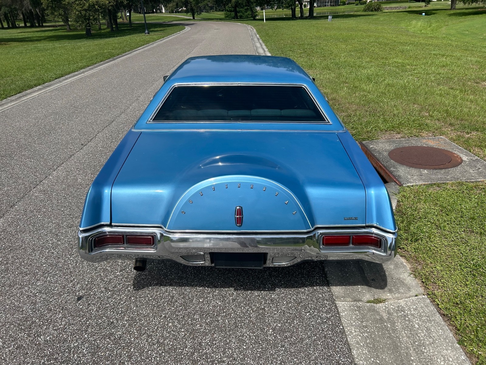 Lincoln-Continental-1972-Coupe-4