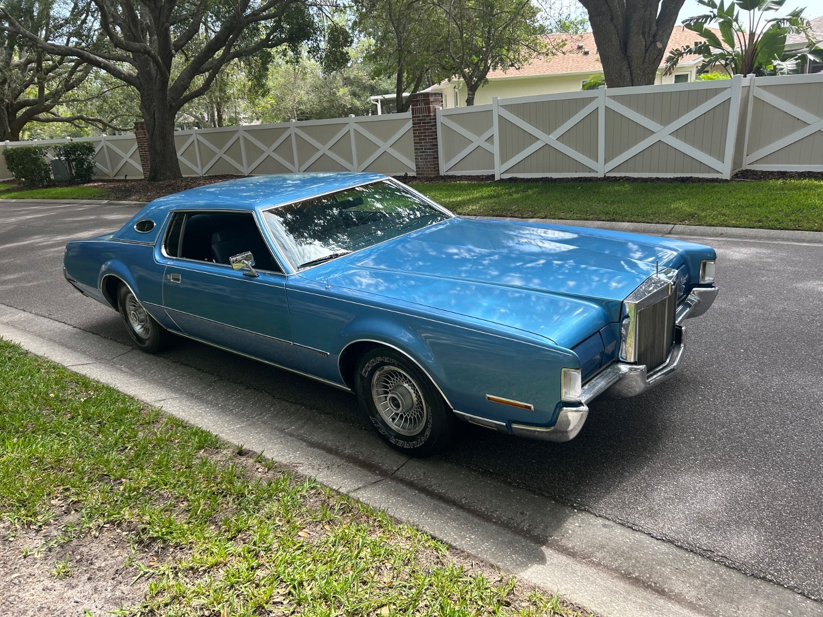 Lincoln-Continental-1972-Coupe-6