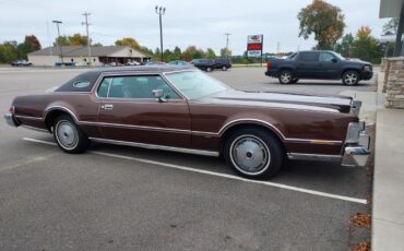 Lincoln-Continental-1975-24