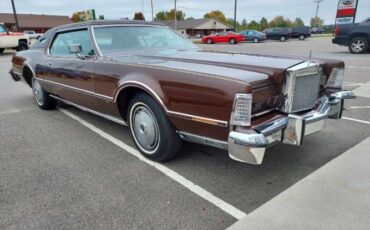 Lincoln-Continental-1975-25