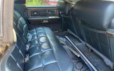 Lincoln-Continental-1975-5