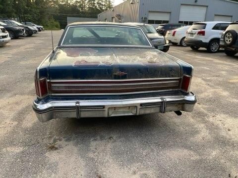 Lincoln-Continental-1975-6