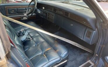 Lincoln-Continental-1975-7