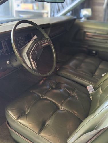 Lincoln-Continental-1975-Green-5