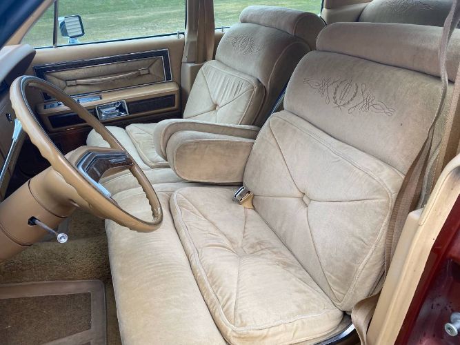 Lincoln-Continental-1975-Red-3