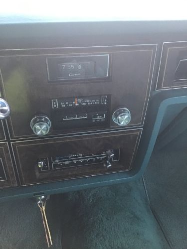 Lincoln-Continental-1976-10
