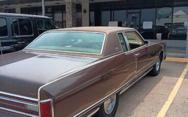Lincoln-Continental-1976-2