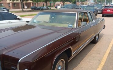 Lincoln-Continental-1976-3