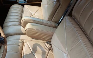 Lincoln-Continental-1976-7
