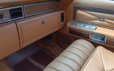 Lincoln-Continental-1976-9