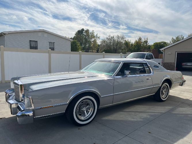 Lincoln-Continental-1976-Dove-Gray-Gray-Leather-11