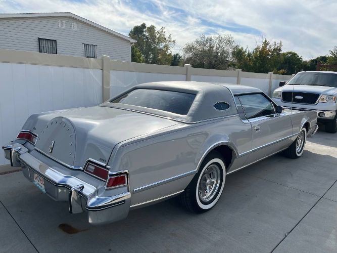 Lincoln-Continental-1976-Dove-Gray-Gray-Leather-17