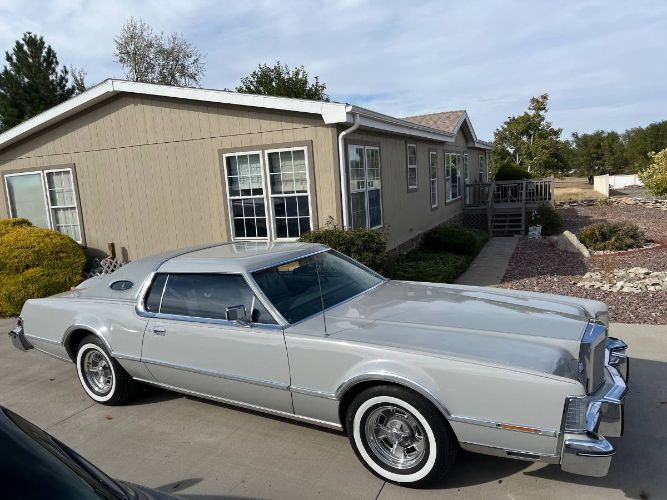 Lincoln-Continental-1976-Dove-Gray-Gray-Leather-2