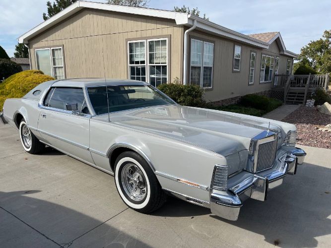 Lincoln-Continental-1976-Dove-Gray-Gray-Leather-4