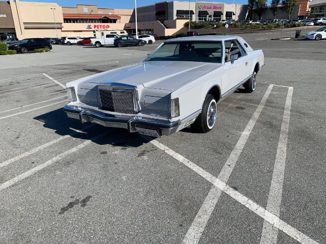 Lincoln-Continental-1976-Gray-12