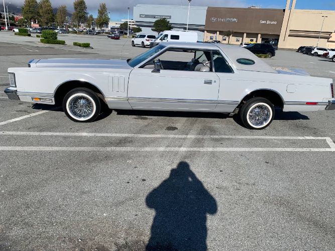 Lincoln-Continental-1976-Gray-13