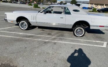 Lincoln-Continental-1976-Gray-4