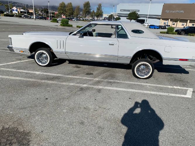 Lincoln-Continental-1976-Gray-4