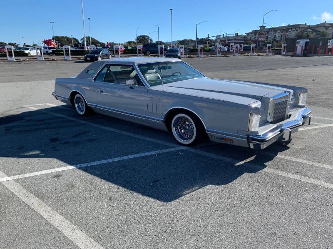 Lincoln-Continental-1976-Gray-7