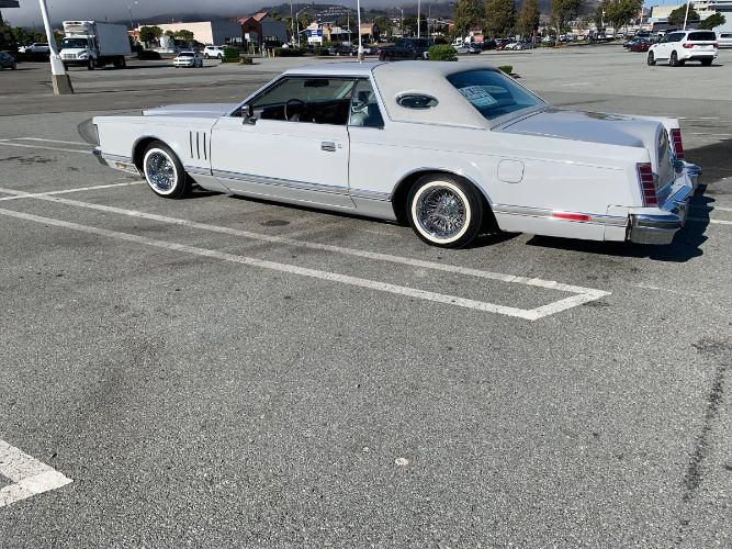 Lincoln-Continental-1976-Gray-9