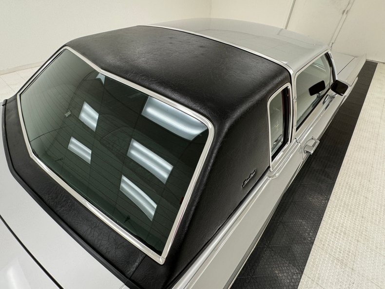 Lincoln-Continental-1976-Silver-Diamond-Fire-Black-12