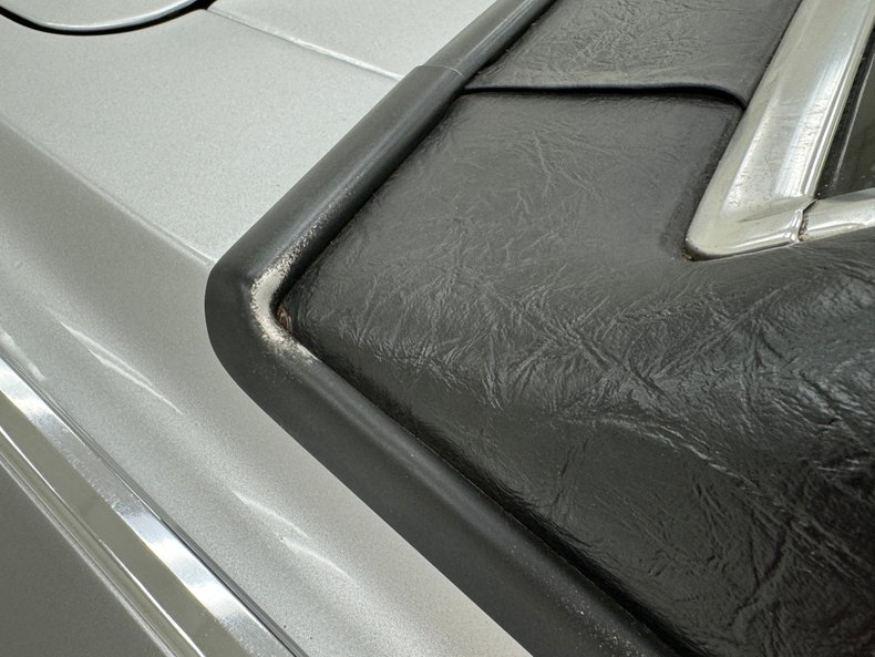 Lincoln-Continental-1976-Silver-Diamond-Fire-Black-13