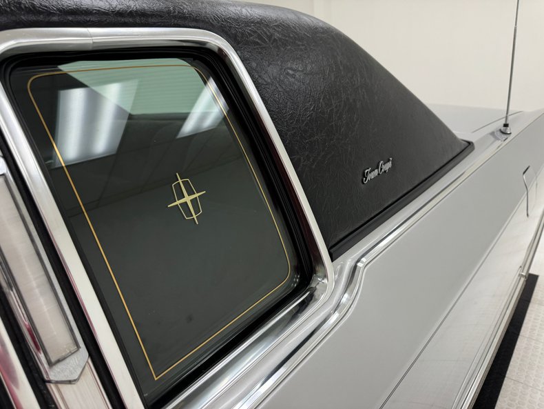 Lincoln-Continental-1976-Silver-Diamond-Fire-Black-23