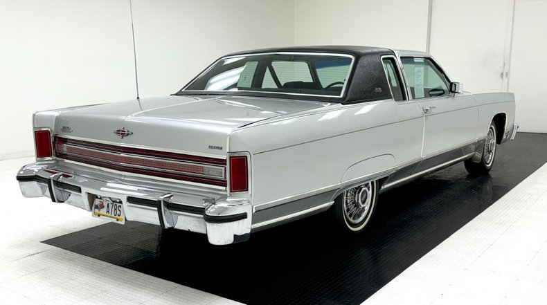 Lincoln-Continental-1976-Silver-Diamond-Fire-Black-3