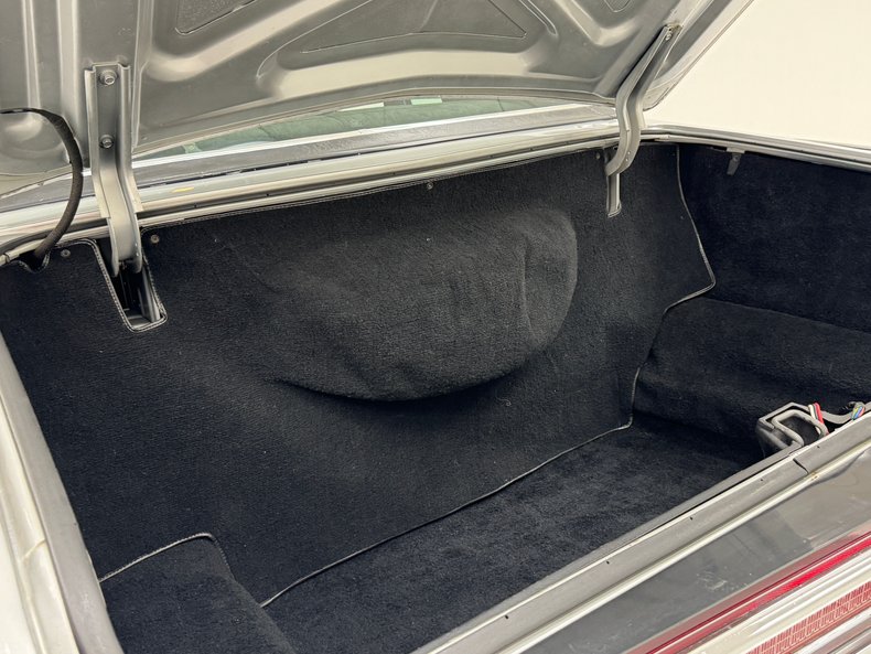 Lincoln-Continental-1976-Silver-Diamond-Fire-Black-33