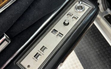 Lincoln-Continental-1976-Silver-Diamond-Fire-Black-37