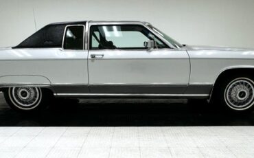 Lincoln-Continental-1976-Silver-Diamond-Fire-Black-4