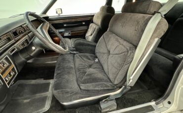 Lincoln-Continental-1976-Silver-Diamond-Fire-Black-40