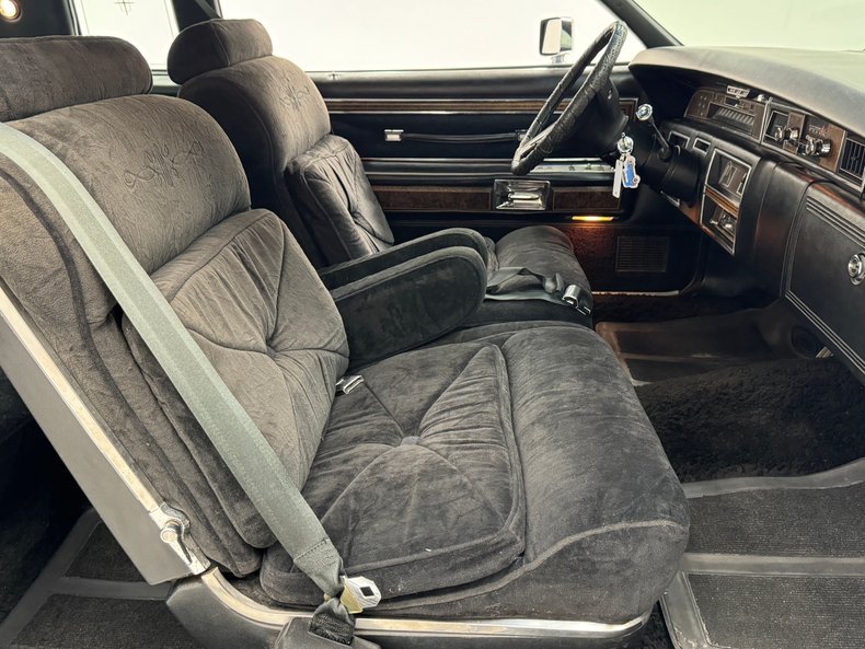 Lincoln-Continental-1976-Silver-Diamond-Fire-Black-44