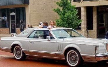 Lincoln-Continental-1977-1