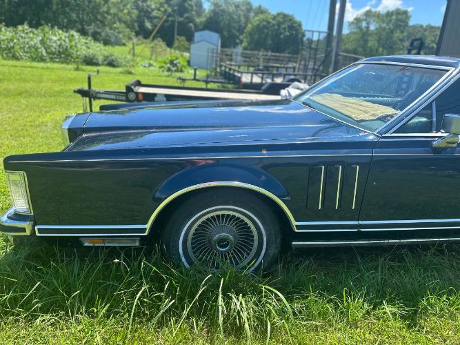 Lincoln-Continental-1978-Blue-10