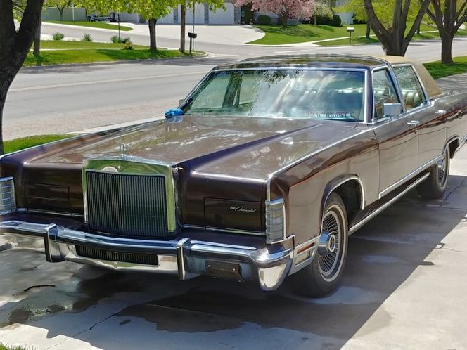 Lincoln-Continental-1978-Brown-10