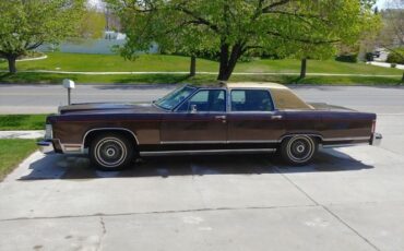 Lincoln-Continental-1978-Brown-11