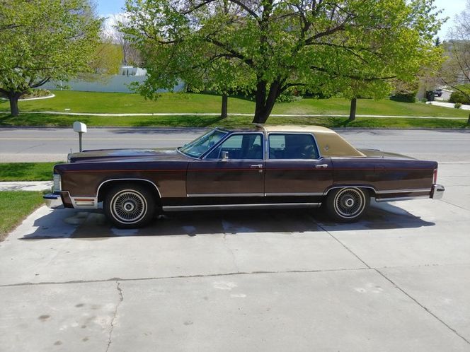 Lincoln-Continental-1978-Brown-11