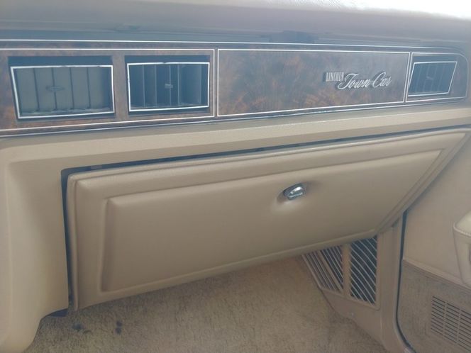 Lincoln-Continental-1978-Brown-5