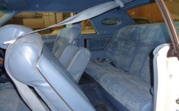 Lincoln-Continental-1978-White-Diamond-Jubile-Blue-Velour-1
