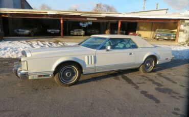 Lincoln-Continental-1978-White-Diamond-Jubile-Blue-Velour-14