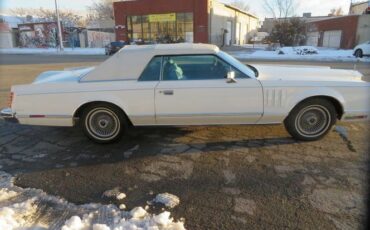 Lincoln-Continental-1978-White-Diamond-Jubile-Blue-Velour-17