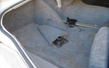 Lincoln-Continental-1978-White-Diamond-Jubile-Blue-Velour-7