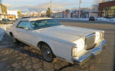 Lincoln-Continental-1978-White-Diamond-Jubile-Blue-Velour-8