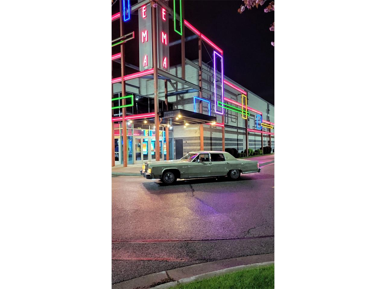 Lincoln-Continental-1978-Yellow-Burgandy-16