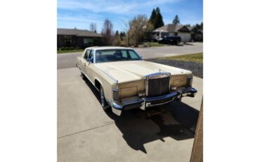 Lincoln-Continental-1978-Yellow-Burgandy-3