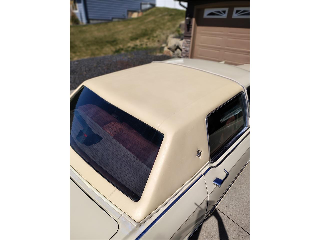 Lincoln-Continental-1978-Yellow-Burgandy-6