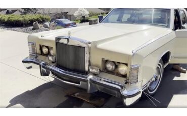 Lincoln-Continental-1978-Yellow-Burgandy-9