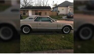 Lincoln-Continental-1979-Custom-3
